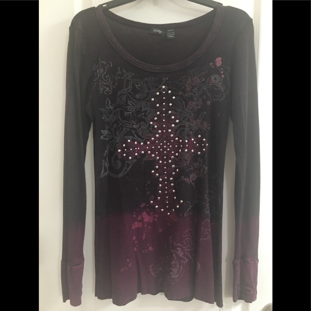 Cute long sleeve top!